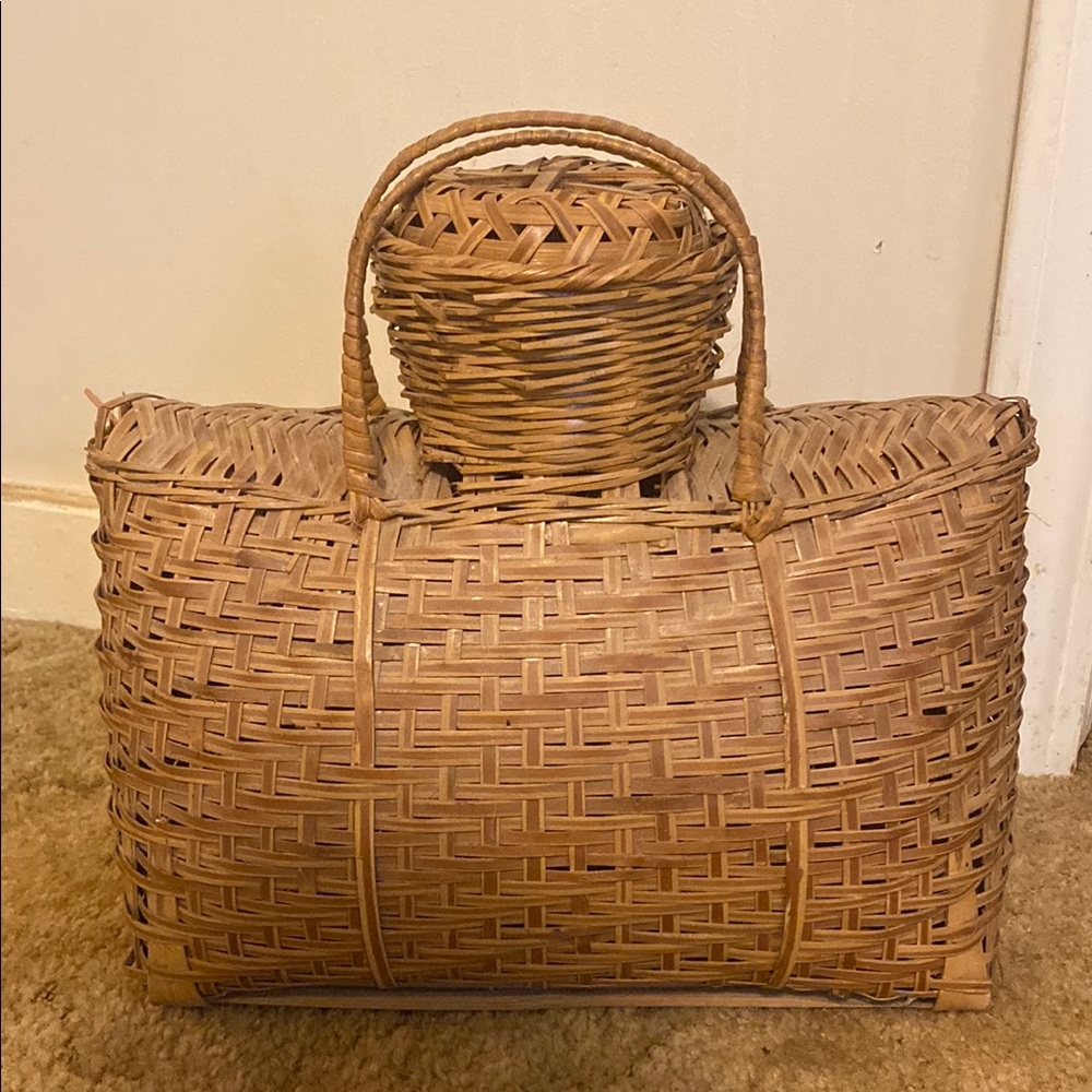 💫 Woven Wicker Basket